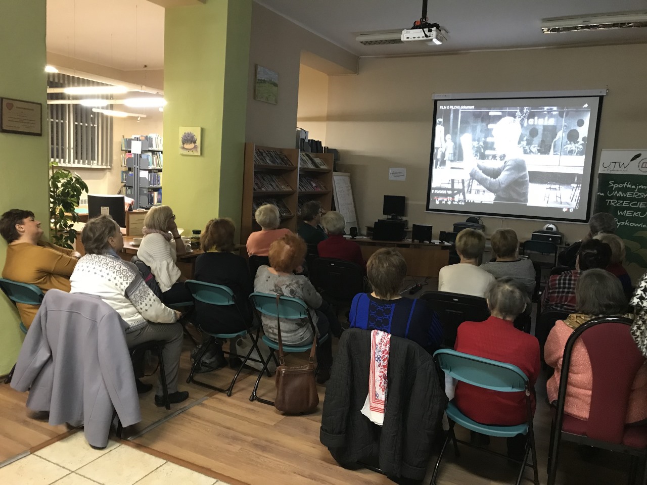 Zdjęcie ze spotkania dyskusyjnego klubu książki z dnia 8 listopada 2017 roku